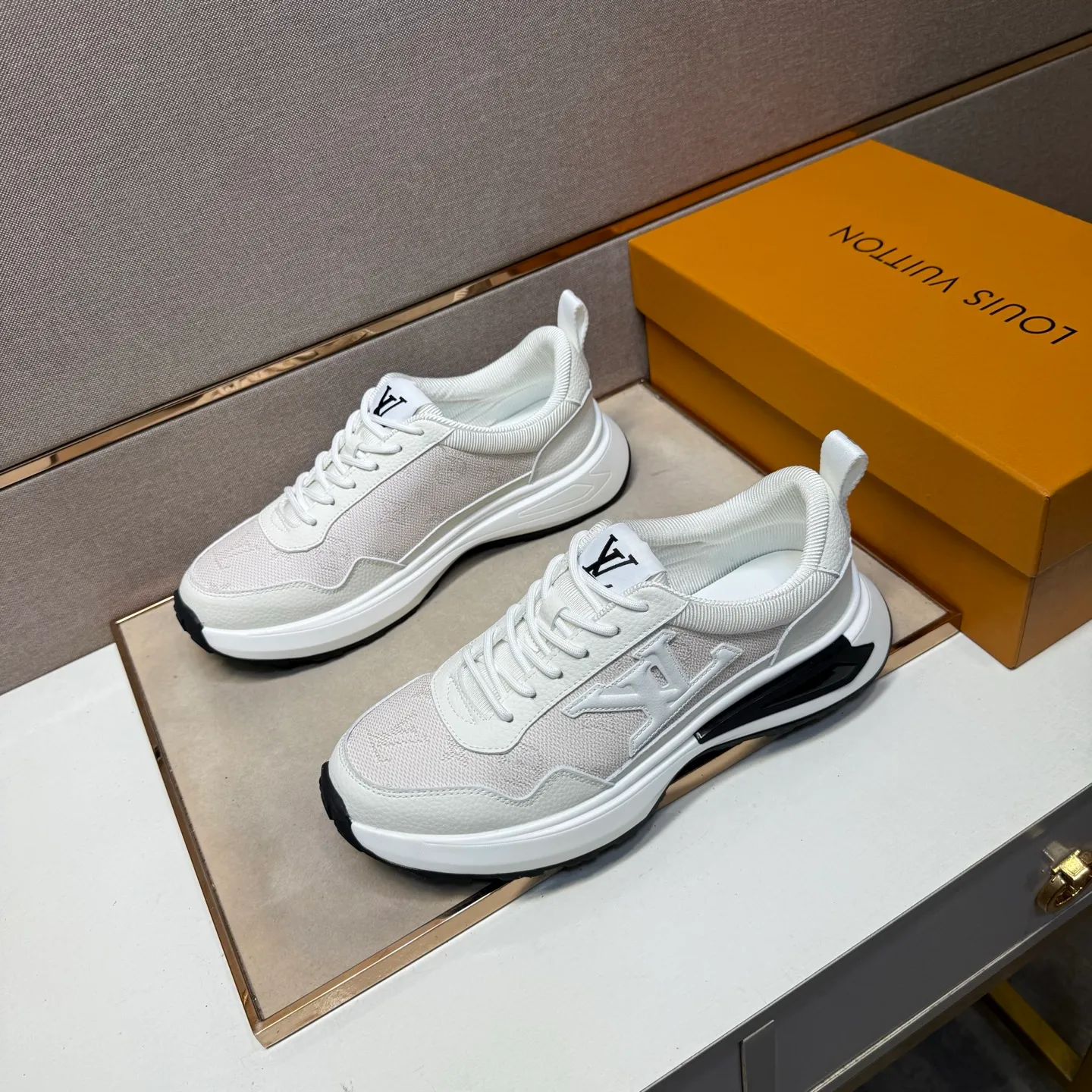 Men's men's shoes 💰pp462【LV～】men's casual shoes 2025z cabinet sales simultaneously 🔶Size: 38-44 #️⃣ 🔷3 colors🔜The upper is made of multi-material splicing➕Mesh lining, comfortable and breathable, sole: original comfortable and wear-resistant outsole, ⚠️real thing📱photographed🎬real thing is better📢📢📢